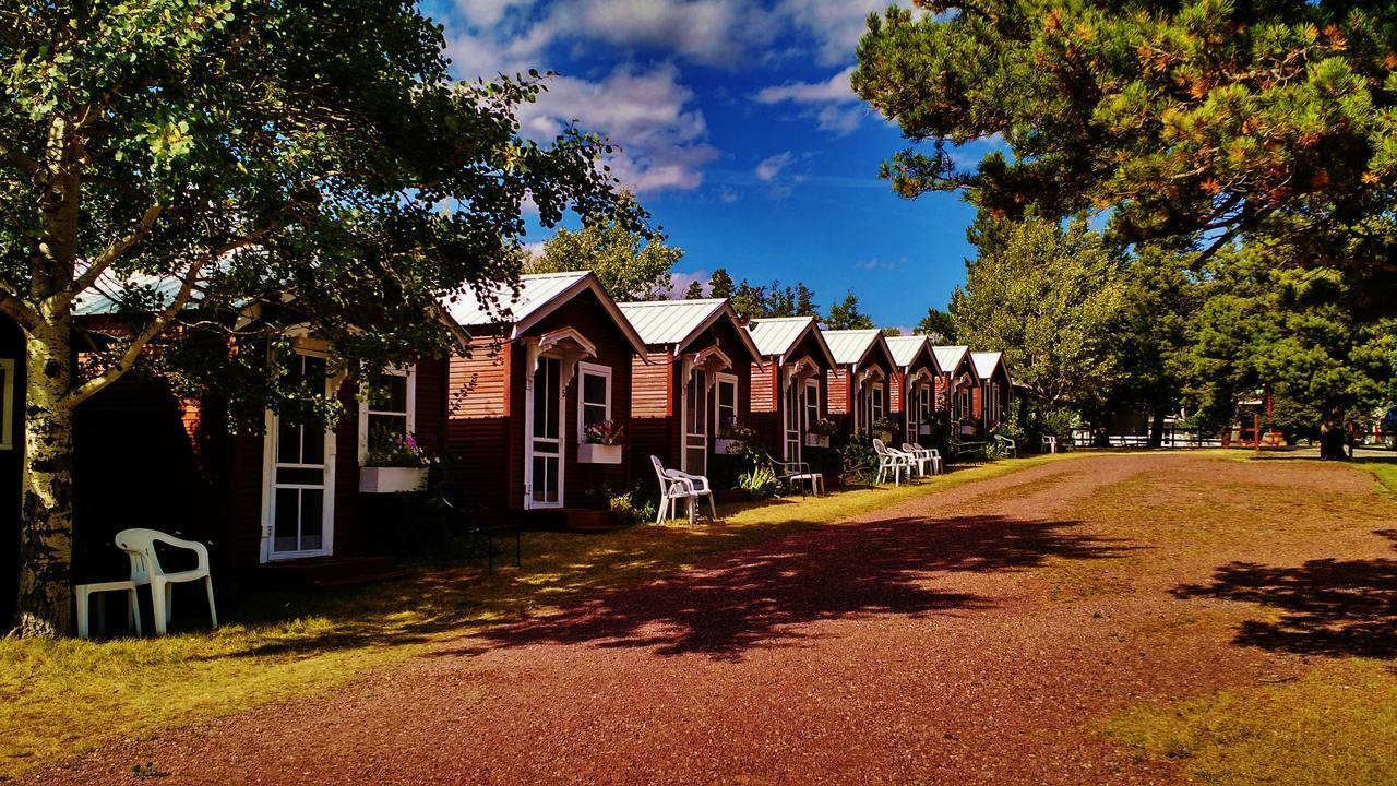 East Glacier Motel & Cabins East Glacier Park Village Екстериор снимка